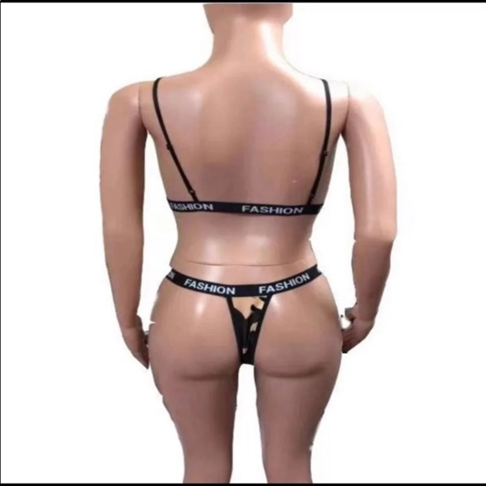 Thong Camo lingerie set - Picture 2 of 4